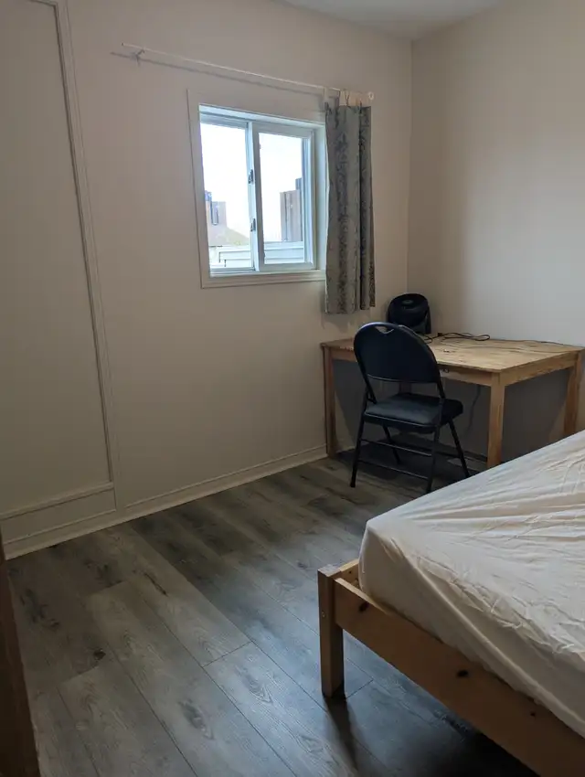 Multiple Rooms Private Bath Balcony Parking @York University - Photo 9
