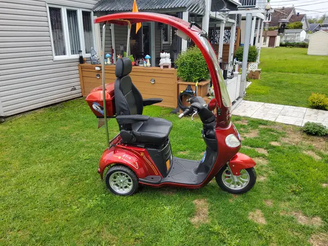 Triporteur ET3 Commander avec toit $2500.00