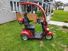 Triporteur ET3 Commander avec toit $2500.00