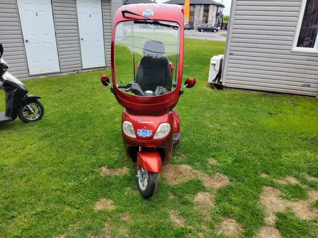 Triporteur ET3 Commander avec toit $2500.00 - Photo 2