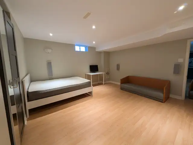 Room -Markham (Major Makenize Dr East & McCowan Rd) - Photo 4