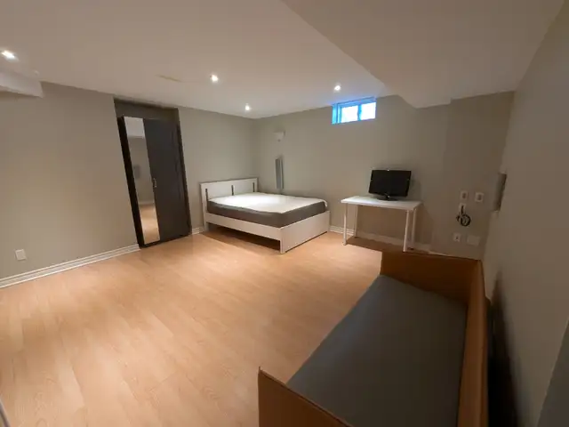 Room -Markham (Major Makenize Dr East & McCowan Rd) - Photo 5