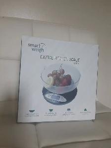 BRAND NEW (Never opened box) DIGITAL Kitchen Scale
