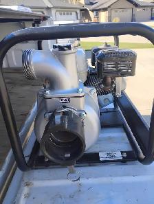 Honda Water  Pump, with hoses. - Photo 2