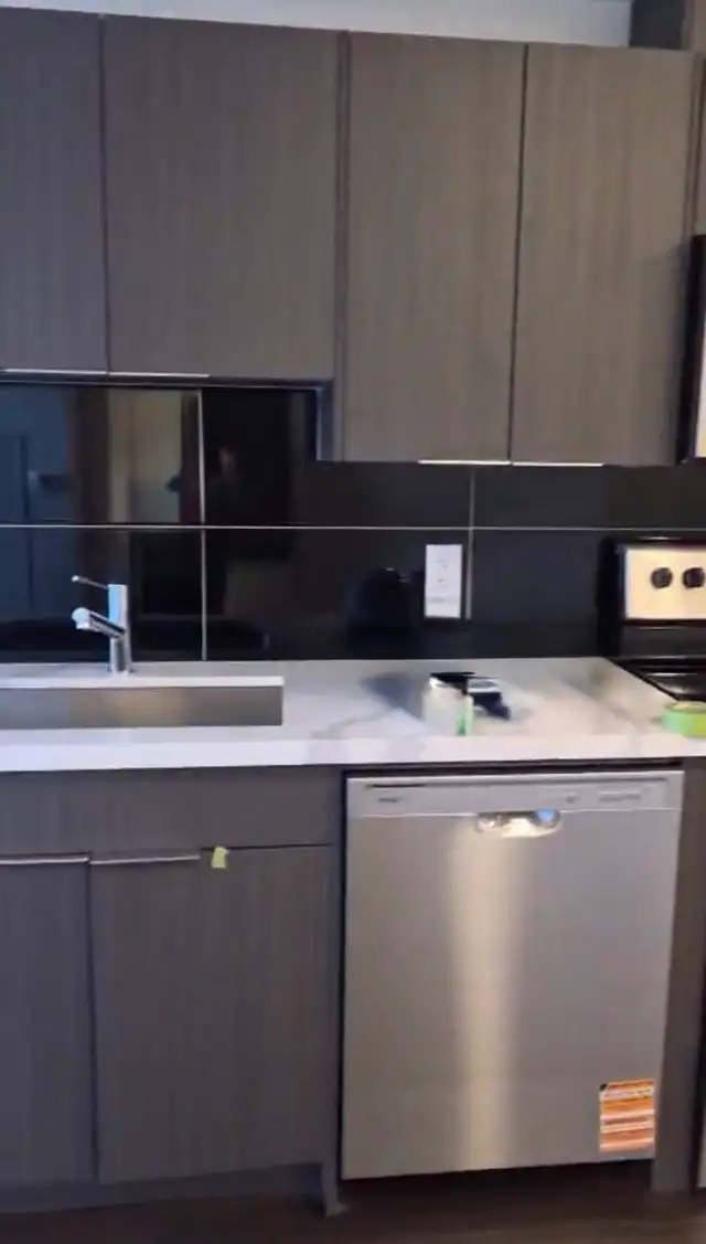Brand-New 1 Bedroom   Den Condo Rental - Photo 3