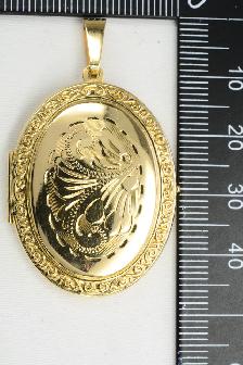 14K LARGE FLORAL LOCKET - Photo 9