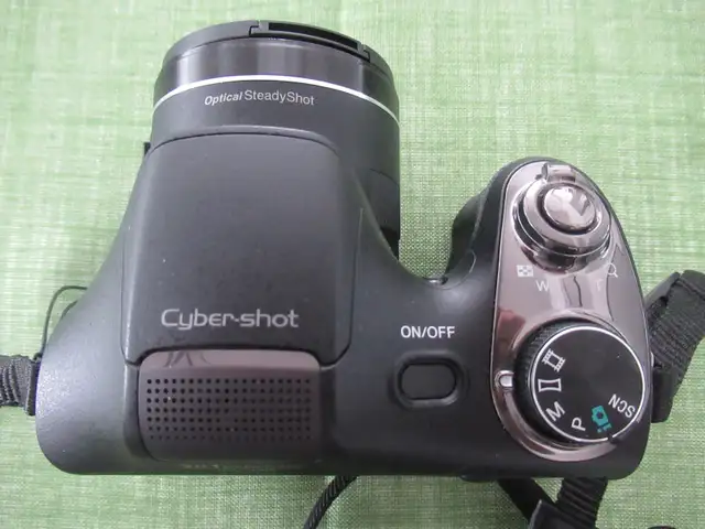 Sony Cyber-Shot Camera 20.1mg - Photo 2