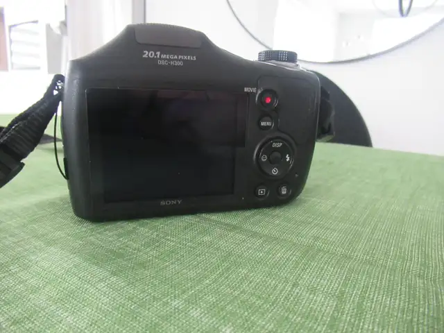 Sony Cyber-Shot Camera 20.1mg - Photo 3
