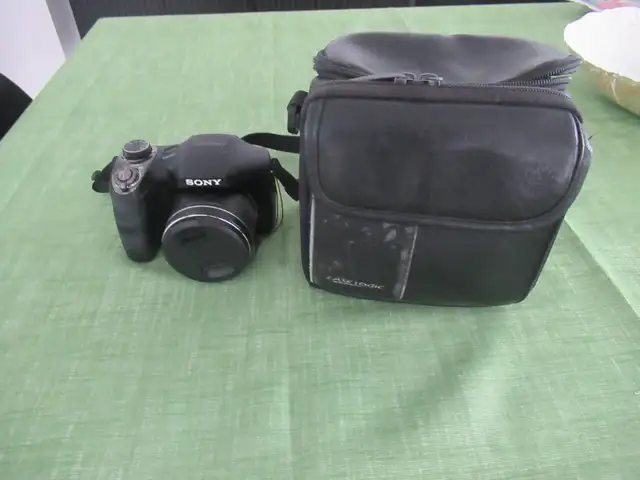 Sony Cyber-Shot Camera 20.1mg - Photo 4