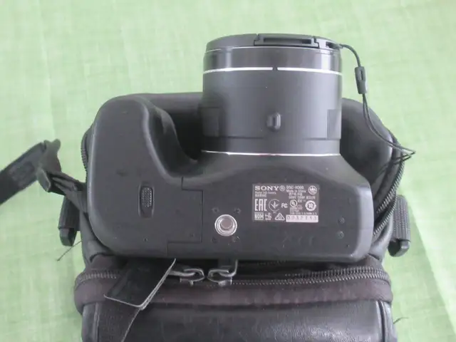 Sony Cyber-Shot Camera 20.1mg - Photo 6