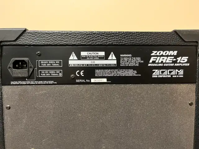 Zoom Fire-15 modeling amplifier with MRT 3b Micro Rhythm Track - Photo 2