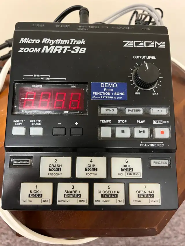 Zoom Fire-15 modeling amplifier with MRT 3b Micro Rhythm Track - Photo 3