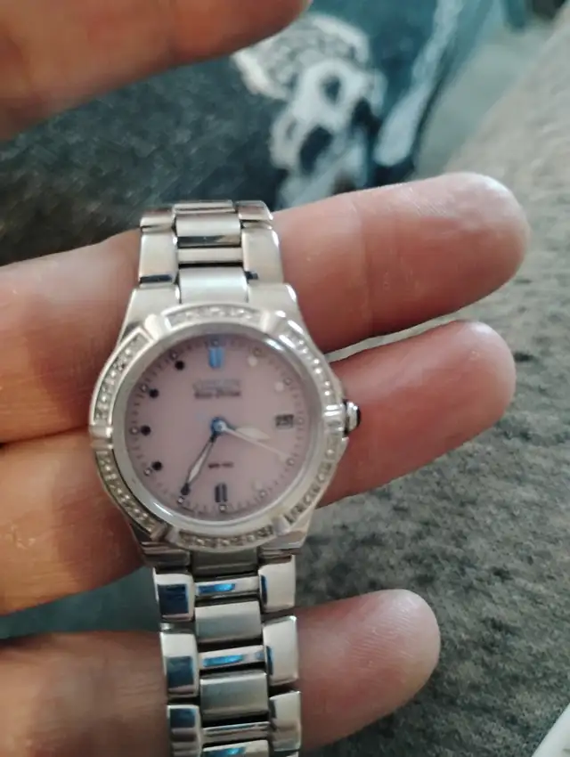 Ladies watch for sale - Photo 2