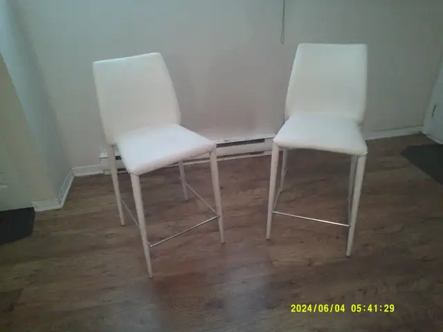 2 WHITE BAR STOOLS BLANC LIKE NEW COMME NEUF - Photo 5