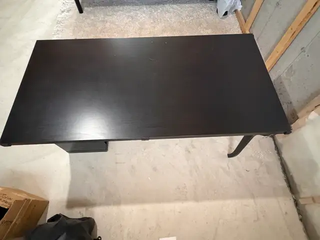Black desk - Photo 2