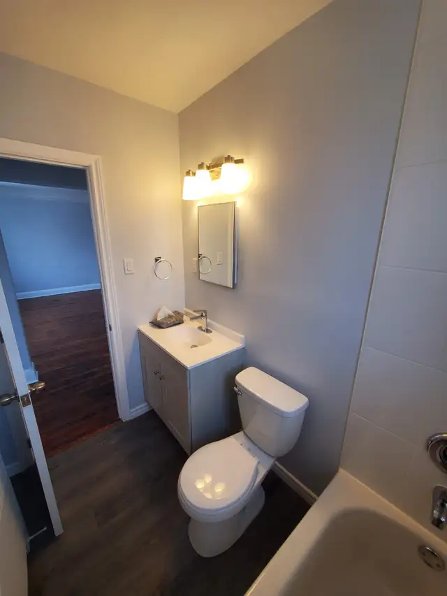 Luxurious Two Bedroom Apartment - Photo 2