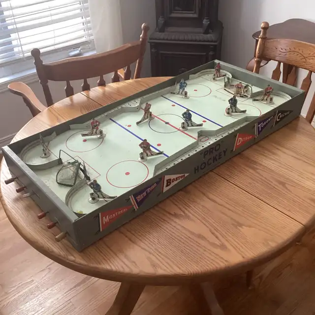 Table Hockey Game- 1950's - Photo 2