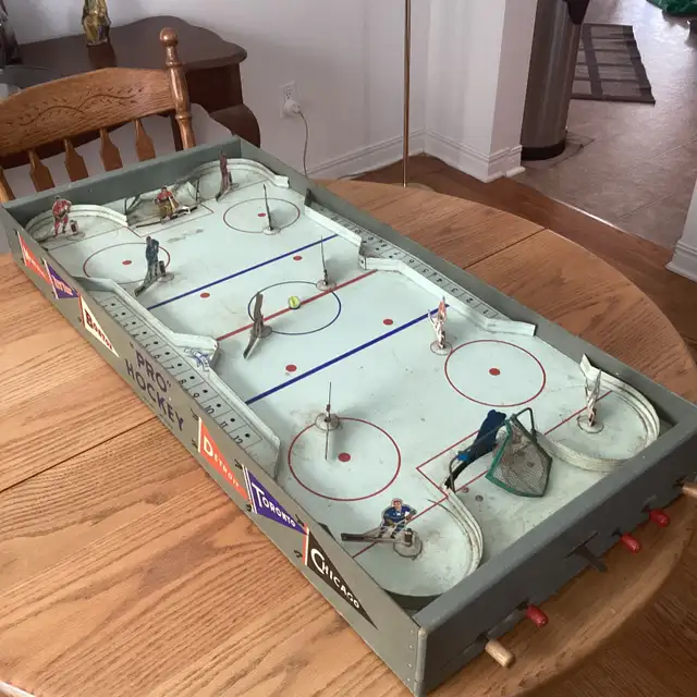 Table Hockey Game- 1950's - Photo 4