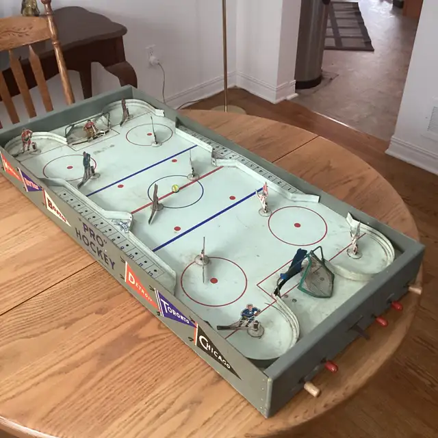 Table Hockey Game- 1950's - Photo 5