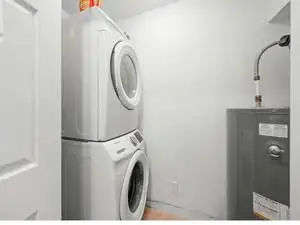 2 Bedroom   Den & underground secured parking Avail immediately - Photo 14
