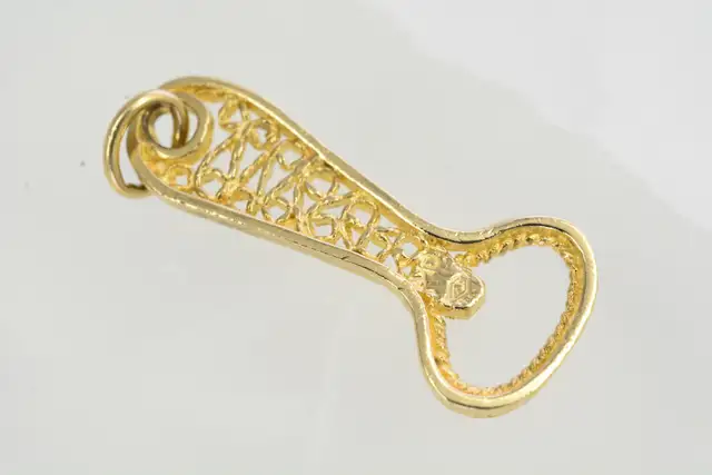 10K BOTTLE OPENER PENDANT - Photo 3