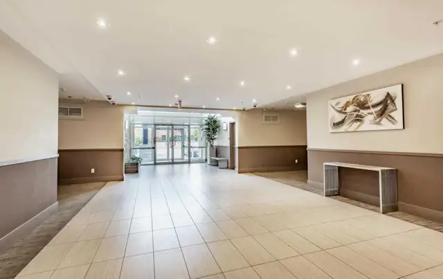 Beautiful Condo Apartment in Mississauga, Main Floor - Photo 3
