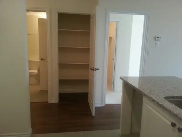 Beautiful Condo Apartment in Mississauga, Main Floor - Photo 8