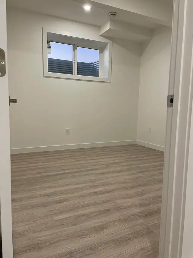 Basement for rent - Photo 8