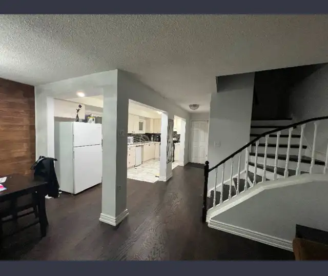 Private Master Bedroom with Bathroom - Square One - Photo 5