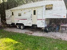 28.5’ Terry Fifthwheel Trailer with bunks