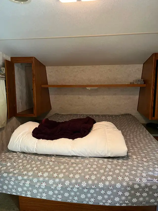 28.5’ Terry Fifthwheel Trailer with bunks - Photo 8