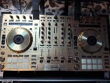 Pioneer DDJ SX-N DJ controller with roadcase
