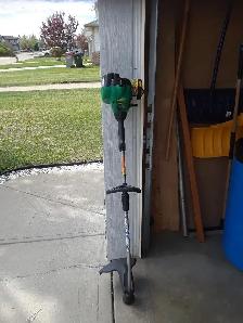 Weed eater 15 in 20cc gas trimmer cash only buy for $85.00 firm