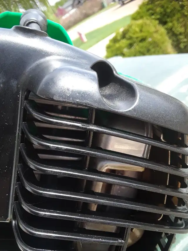 Weed eater 15 in 20cc gas trimmer cash only buy for $85.00 firm - Photo 4