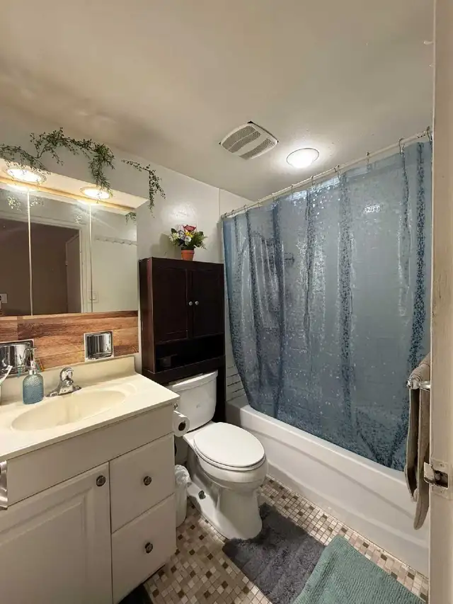 Rare find Spacious Renovated with utilities ideal for family - Photo 9