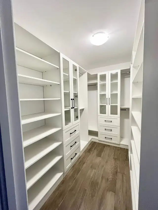 URGENT HIRING- Cusom Cabinetry Installer
