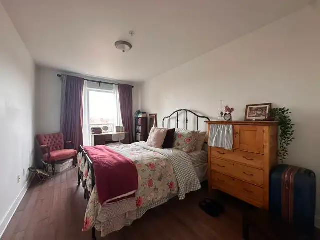 (ANGRIGNON) Bright 1-Bedroom 3.5 Condo with Parking - Photo 2