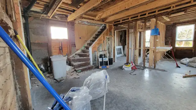 HOUSE FOR SALE / LAND FOR SALE -- ( FIXER-UPPER ) - Photo 8
