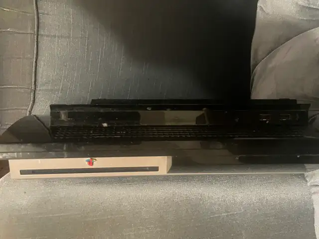 PS3 in good condition. No games included. - Photo 5