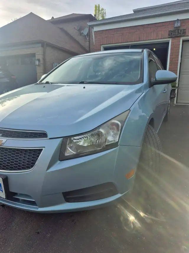 2011 Chevy Cruze - Photo 2