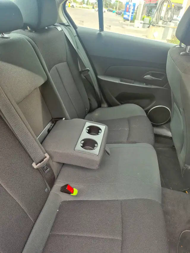 2011 Chevy Cruze - Photo 8