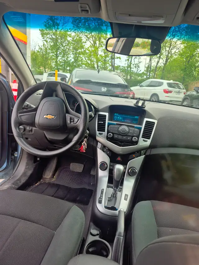 2011 Chevy Cruze - Photo 9