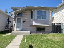 House for rent in Applewood SE Calgary AB. Available in June 1st