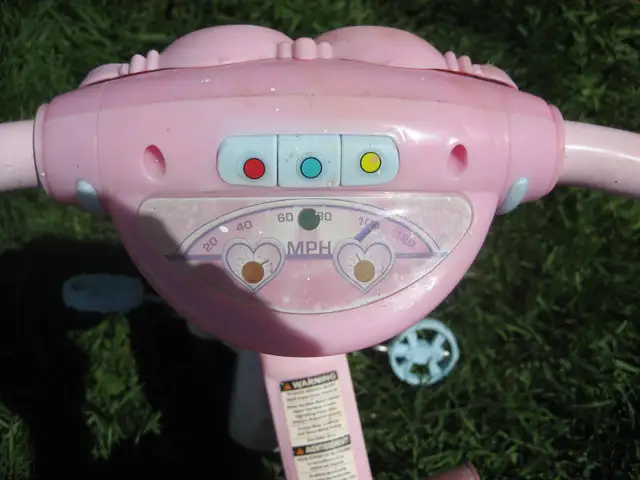 Girls small princess trike with shade cover by Huffy - Photo 4