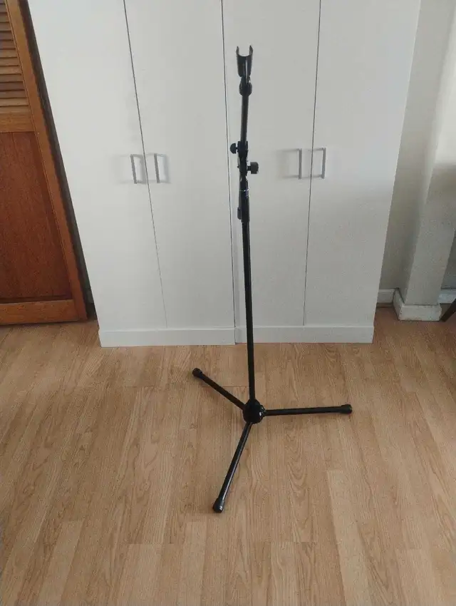 Microphone Stand - Photo 2