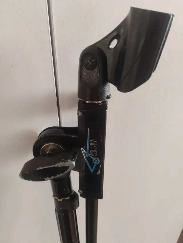 Microphone Stand - Photo 4