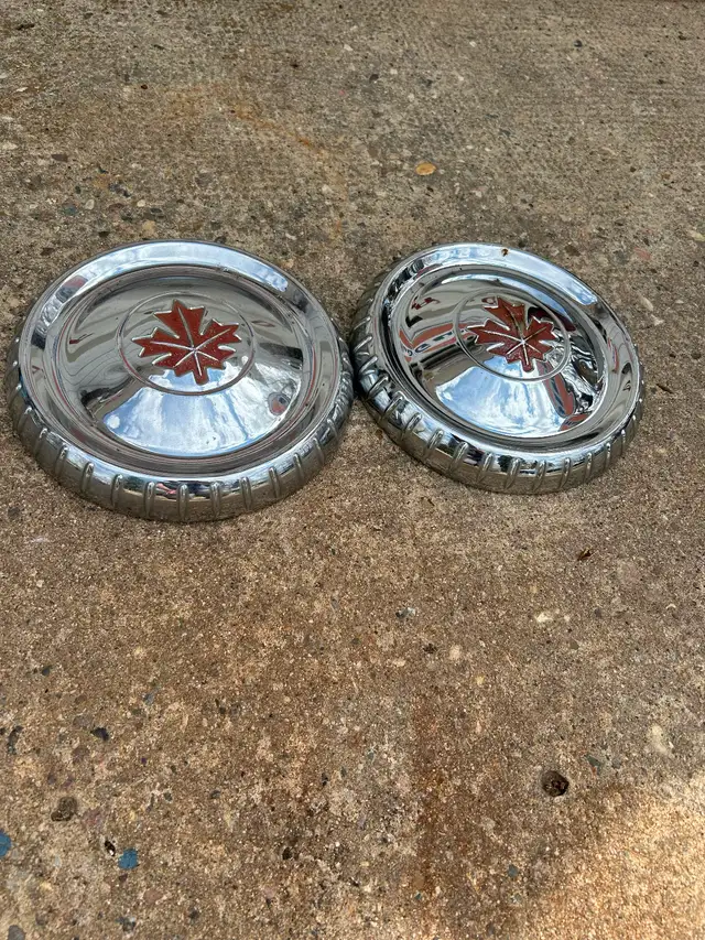 1960 Frontenac hub caps - Photo 4