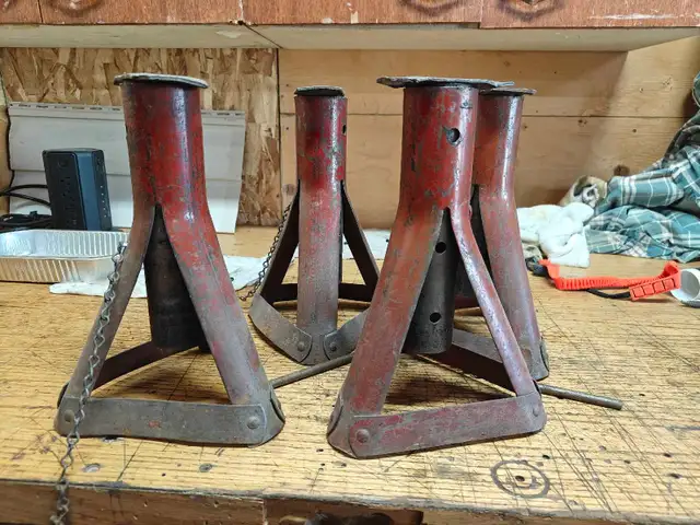 jack stands - Photo 2