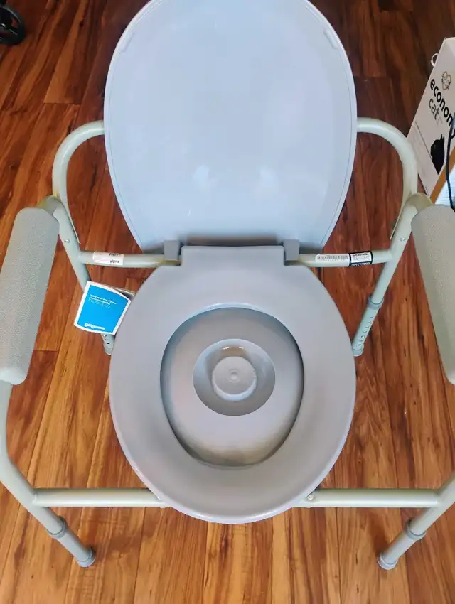 Portable Commode - Photo 4