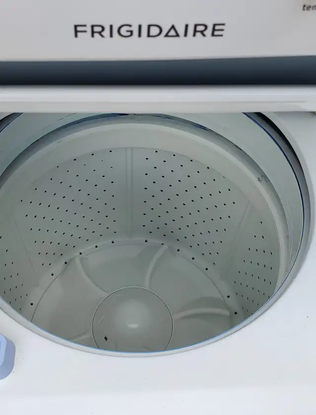 Frigidaire Stackable washer dryer- digital, large tub - Photo 5